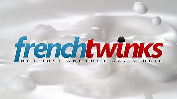 Preview 1 of Juisy Teen Pussy - two 18 years twinks in a flipfucking session