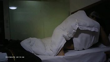 Preview 1 of Girls Pelvispelvic - 硬屌猛男宾馆大战人瘦奶大性感美女拿着手机边拍边干