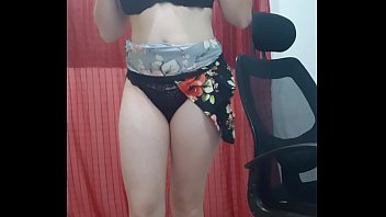 Preview 3 of Xxx Nevo - Striper mostrando un poco