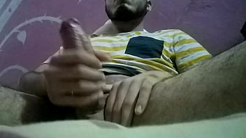 Preview 1 of Lesbian Cruising - Joven de 20 se masturba