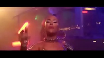 Preview 3 of Bas And Rareen - Bulgarian singer twerking on song video