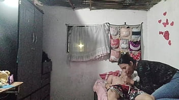 Preview 1 of Yoga Sex Girls Vs Girl - hermanastra me visita a mi habitaci&oacute_n solo para mamar mi polla y me corra en su boca por las ganas que tiene
