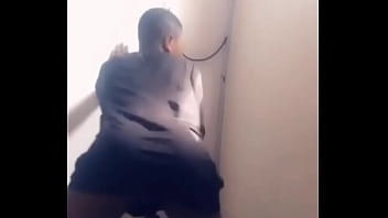 Preview 2 of Hollo Poran - HOTTEST TWERKER
