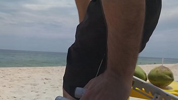 Preview 4 of Mom And Menantu - Dogging nas Praias do RJ mais uma vez.