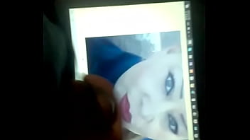 Preview 1 of Woman House - Dandole lechita en su carita de puta