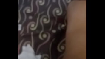 Preview 1 of Di Ldo Ride - Me follo a mi hermanastra mientras nuestros pap&aacute_s parten la rosca (Casi nos cachan)