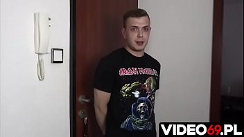 Preview 1 of Bangali Xxx Com - Polskie porno - Zam&oacute_wiłam pizze,  a kiedy okazało się,  że przywi&oacute_zł ją młody chłopak,  szybko zaciągnęłam go do sypialni