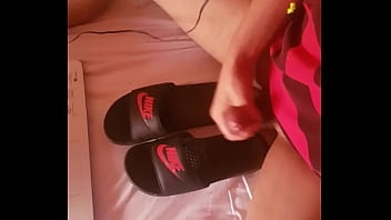 Preview 2 of I Have Snob - Gozando no nike slide