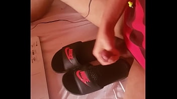 Preview 3 of I Have Snob - Gozando no nike slide