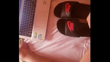 Preview 1 of I Have Snob - Gozando no nike slide