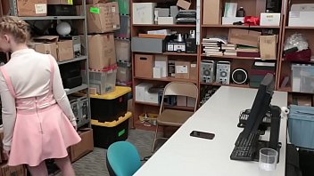 Preview 1 of Er Fickt Sie Mit Dildo - Cute teen is getting her pussy fucked because she was caught stealing.