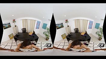 Preview 2 of Big Cock Tinny Shit - Gianna Dior - WankzVR - Pound Check