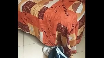 Preview 2 of Sanelaon Xxxcom - गोवा के बीच में मिले स्पेन के दो मर्दों के साथ नई साल की मस्ती गोवा के एक होटल में उन्ही के कमरे में गोवा के बीच में मिले और ठीक एक घंटे बाद मुझे चोद रहे थे