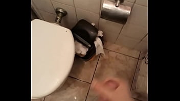 Preview 1 of Big Ass Prefeck - Batendo punheta