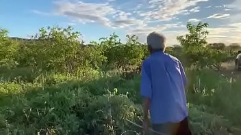 Preview 3 of Kt Porn - Lopim dando uma surra de vara no ladr&atilde_o de goiaba tiringa