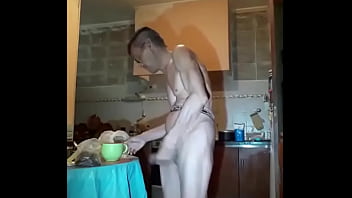 Preview 3 of Mulheres Cagando E Soltando Pum - masturbador super exibicionista