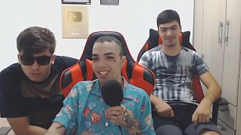 Preview 1 of Xxxsx Ss - Reagindo ao bluezao tomando no cu