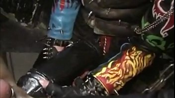 Preview 2 of Xxx Vidows - sleazy darkroom punks