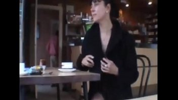 Preview 3 of Youga Xxx Sexy Video - Petite exhibe a la boulangerie