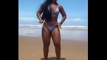 Preview 4 of Adriana Ckekic - Morenaza Meneando Divino La Cagalera