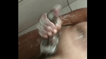 Preview 2 of Fingring Fuck Pussy - Eu Baiano no Banho gostoso para aliviar o tes&atilde_o