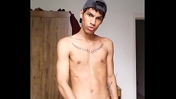 Preview 1 of Asshole Hidden Camera - Novinho gozando