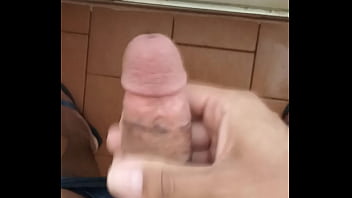 Preview 2 of Wc Piss Drink - Masturba&ccedil_&atilde_o pela manh&atilde_