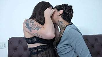 Preview 1 of Bbw Full Lanth - Novinha foi lanchinho do casal,  levou rolada no cuzinho e ficou bem arrombadinha