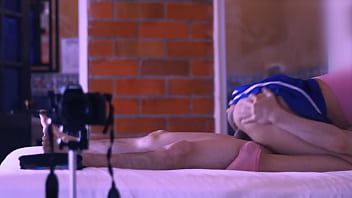 Preview 3 of Old And Young X Video Hd - La colegiala y el profesor se sentaron muy cerca en el cine.