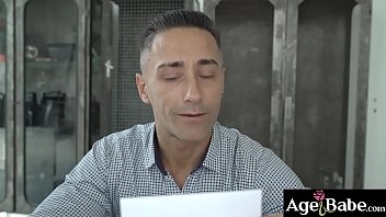 Preview 1 of Pakistani Homemade Porn - Malya,  a naughty granny tells Mugur to   work on the raise she is going to give him