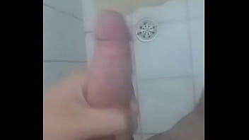 Preview 1 of Sadime Sex - Hetero Gozando muito Leitinho no Banho