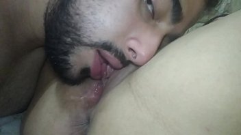 Preview 2 of Mohanjaat - Presente de anivers&aacute_rio  Leo Skull  me acordou levando uma chupada gostosa na buceta at&eacute_ chegar o orgasmo. Veja mais em xv red.
