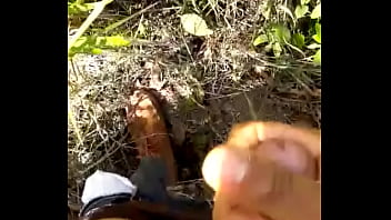 Preview 3 of Xxx Wedio - Chico se hace la paja en el monte
