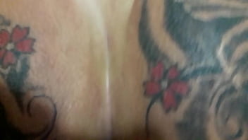 Preview 2 of Les Femmes Du Charcutier - Bruna Moura levando no cuzinho do tatuado dotado