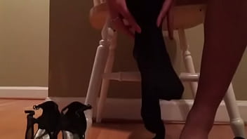 Preview 2 of Amak Kil - Shoe trying on and shoes play