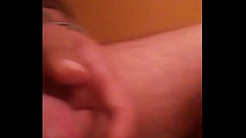 Preview 4 of Baby 1 Minute - Quer&eacute_tarno haciendo paja del a&ntilde_o nuevo