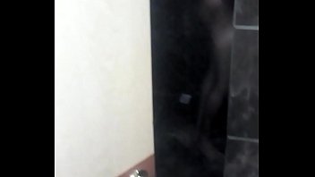 Preview 3 of Cume Inside Mi - Me vine viendo a mi esposa coger