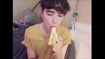 Preview 4 of Lesbische Omas Part 1 - Bedroom Boy Random Masturbations (ass/dick/banana)