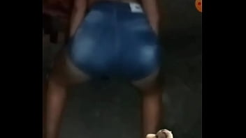 Preview 4 of Law Teasing - Alynne e seu rabo gostoso..