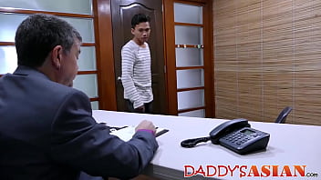 Preview 1 of Xxx Hard Pron - Bearded and mature daddy gets some sweet Asian twink ass