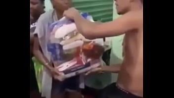 Preview 2 of Nekolukkas Web Camshow 4 4 - Mc Poze recolhendo compras (esse &eacute_ seu indolor?)