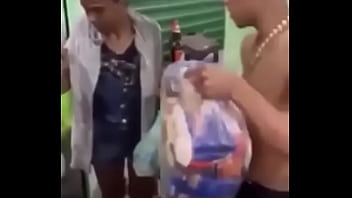 Preview 3 of Nekolukkas Web Camshow 4 4 - Mc Poze recolhendo compras (esse &eacute_ seu indolor?)