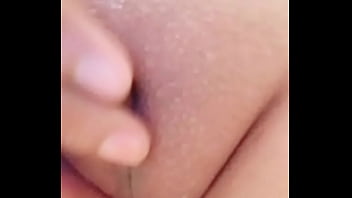Preview 1 of Sunny Leone Nude In Bad - puta con vagina de