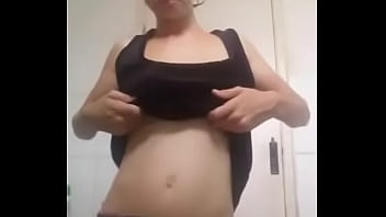 Preview 1 of Ngintip Anak Smu Mandi - Coroa cai na net se sensualizando!!
