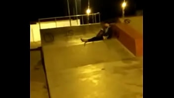 Preview 2 of Lucy Zara Usa Sex - BATENDO &Aacute_S 3 DA MANH&Atilde_ NA PISTA DE SKATE UMAZINHA NA PISTA DE SKATE PENSANDO EM NOTAS d.0 E CAPITALISMO CONTANDO E OS PLAQUE d.0 E AS MOEDA d. EM CIMA DO MEU SKATE PENSANDO EM MINA ALEJADA POR GOSTOSA ASSADA