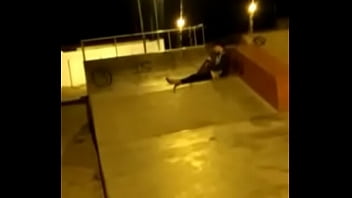 Preview 3 of Lucy Zara Usa Sex - BATENDO &Aacute_S 3 DA MANH&Atilde_ NA PISTA DE SKATE UMAZINHA NA PISTA DE SKATE PENSANDO EM NOTAS d.0 E CAPITALISMO CONTANDO E OS PLAQUE d.0 E AS MOEDA d. EM CIMA DO MEU SKATE PENSANDO EM MINA ALEJADA POR GOSTOSA ASSADA
