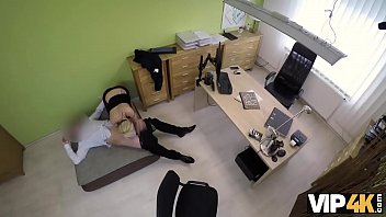 Preview 4 of Julia Ann Grup - VIP4K. La cosa dolce Inga Devil d&agrave_ il suo corpo in prestito