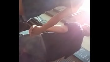 Preview 2 of Niya Aunty - Saliendo con mi novia Ceci y mi suegra le hago upskirt bajo si falda jisguen si no est&aacute_ rica