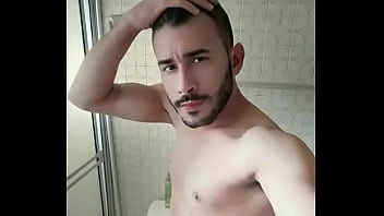 Preview 1 of Joyar Xxx Com - Jhonkeiner batiendo el guevo