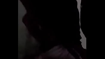 Preview 2 of Mommy Mota - En la calle a la noche bajo la lluvia me trago larga pija